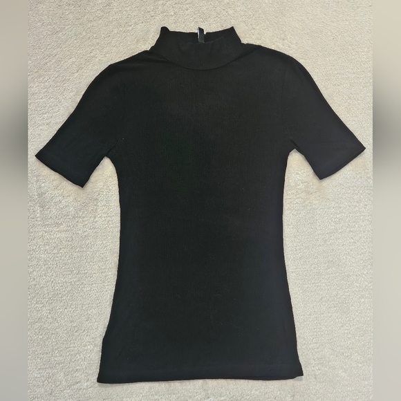 BCBGMaxAzria Tops - BCBGMAXAZRIA Short Sleeve Black Ribbed Turtleneck Top Minimalist Business Casual